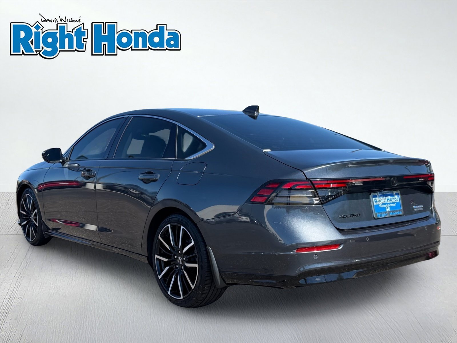 Used 2024 Honda Accord Touring image 4