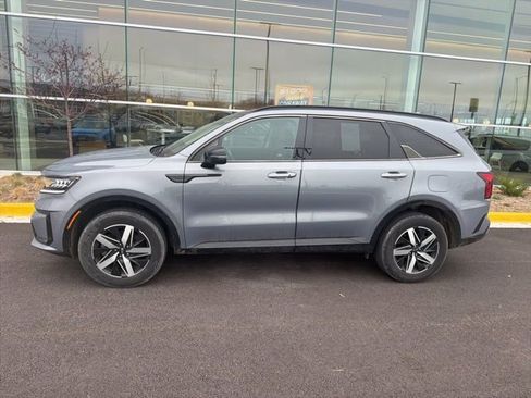 Used 2021 Kia Sorento EX w/ Panoramic Sunroof Package image 3