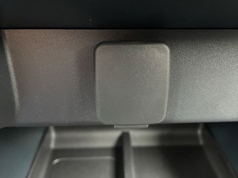 New 2025 Ford Maverick XLT w/ XLT Luxury Package image 13