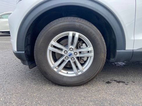 Used 2022 Ford Explorer XLT image 9