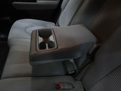 Used 2021 Toyota Highlander LE FWD image 17