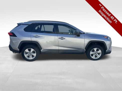 Used 2021 Toyota RAV4 LE image 7
