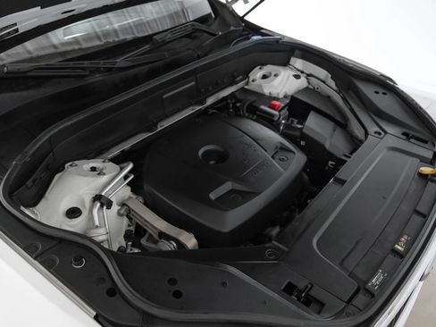 Used 2017 Volvo XC90 T6 Momentum w/ Vision Package image 56