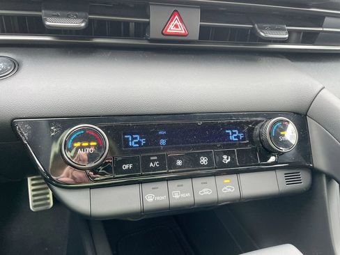 Certified 2025 Hyundai Elantra Sport image 44