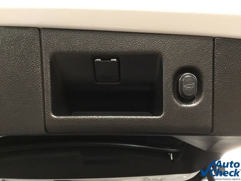 Used 2017 GMC Yukon SLT image 13