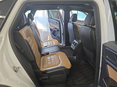 Used 2022 Volkswagen Atlas Cross Sport SEL Premium R-Line image 19