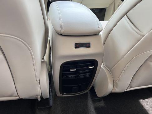 Used 2018 Lincoln MKC Select w/ Select Plus Package FWD image 24