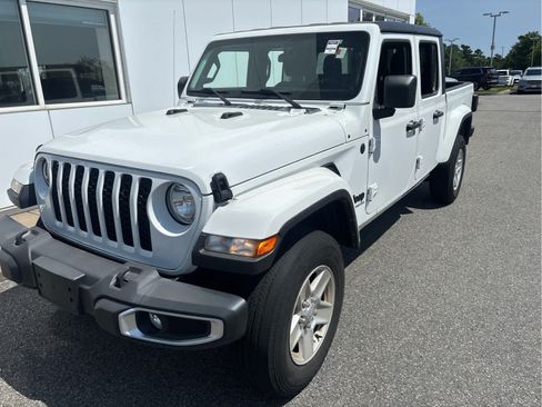 Used 2022 Jeep Gladiator Sport AWD/4WD image 3