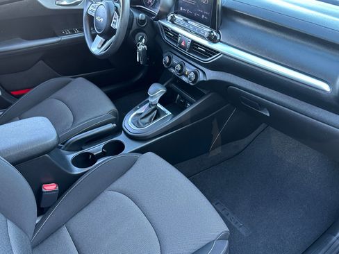 Used 2023 Kia Forte LXS w/ LXS Technology Package image 16