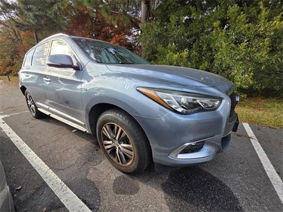 Used 2016 INFINITI QX60 AWD w/ Premium Package