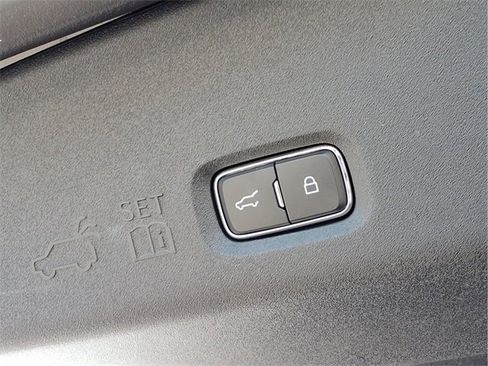 Used 2025 Ford Expedition Max Platinum image 28