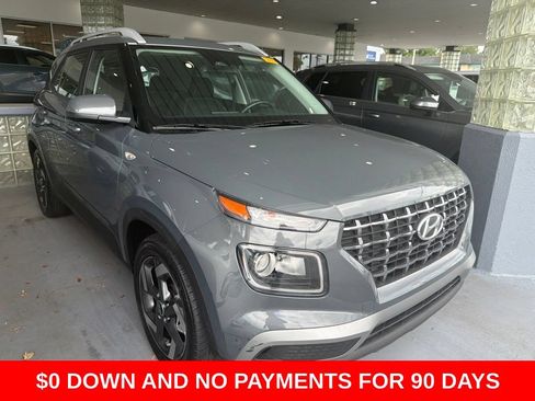 Used 2025 Hyundai Venue SEL FWD image 3