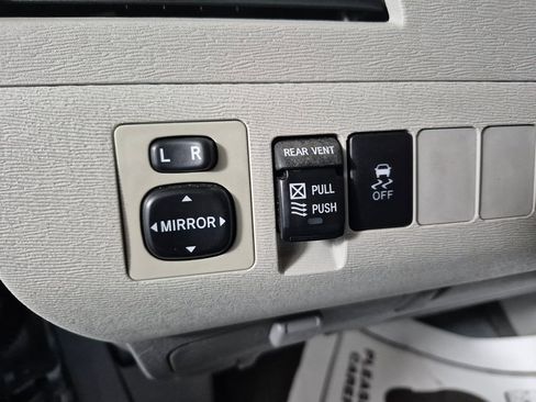 Used 2013 Toyota Sienna XLE image 20