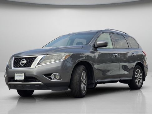 Used 2016 Nissan Pathfinder SV AWD/4WD image 16
