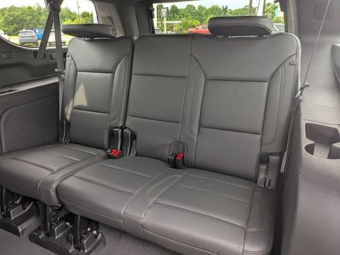 Used 2024 Chevrolet Suburban Z71 w/ Off-Road Capability Package AWD/4WD image 31