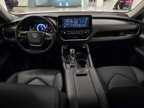 Used 2025 Toyota Grand Highlander AWD Hybrid image 21
