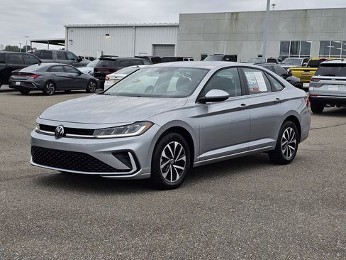 Used 2025 Volkswagen Jetta S image 1