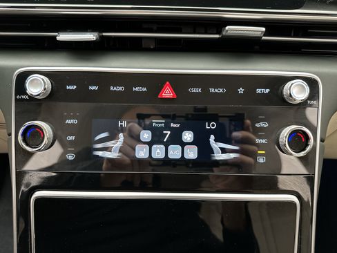 Certified 2025 Genesis GV80 2.5T Standard image 19