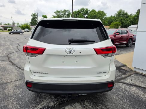 Used 2018 Toyota Highlander XLE AWD/4WD image 5