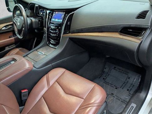 Used 2017 Cadillac Escalade Premium Luxury w/ LPO, Radiant Package image 22