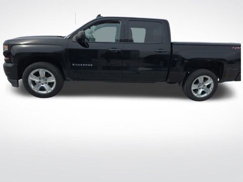 Used 2018 Chevrolet Silverado 1500 Custom w/ Custom Value Package image 3