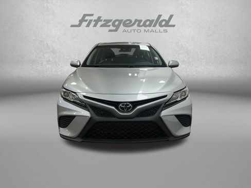 Used 2018 Toyota Camry SE FWD image 11
