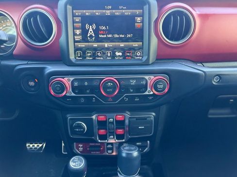 Used 2023 Jeep Wrangler Unlimited Rubicon w/ Xtreme 35 Tire Package image 23