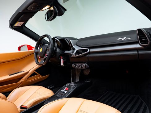 Used 2014 Ferrari 458 Spider RWD image 40