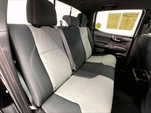 Used 2020 Toyota Tacoma TRD Off-Road image 19