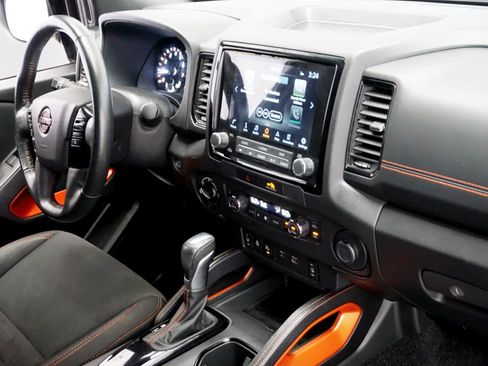 Used 2023 Nissan Frontier PRO-4X w/ Pro Convenience Package AWD/4WD image 18