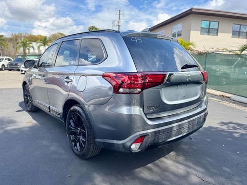 Used 2018 Mitsubishi Outlander SE image 8