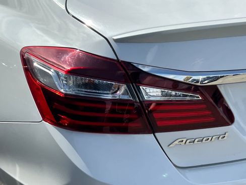 Used 2016 Honda Accord Sport image 15