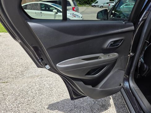 Used 2016 Chevrolet Trax LTZ w/ Midnight Edition FWD image 16