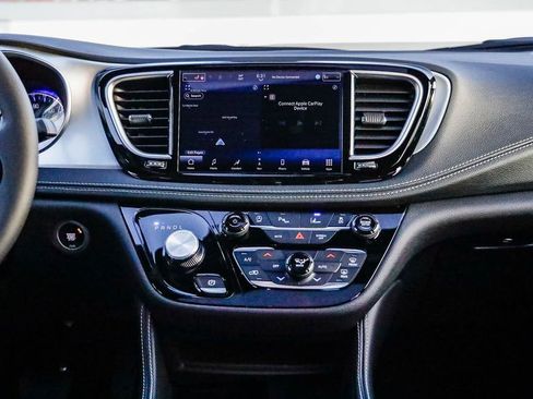 New 2026 Chrysler Pacifica Limited w/ S Appearance Package image 14