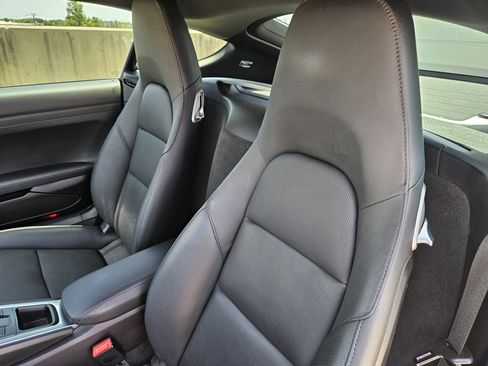 Used 2022 Porsche 718 Cayman S RWD image 6
