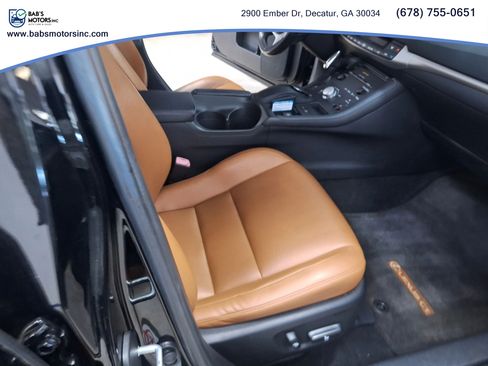 Used 2013 Lexus CT 200h w/ Premium Pkg w/Navigation FWD image 22