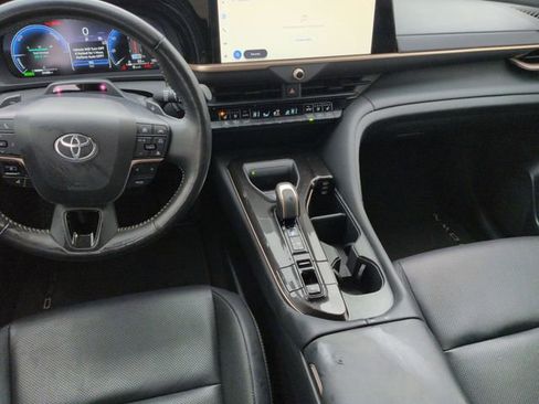 Certified 2024 Toyota Crown Platinum image 25