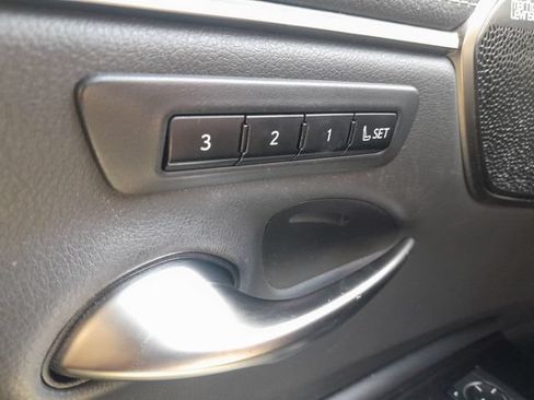 Used 2019 Lexus ES 350 Ultra Luxury w/ Accessory Package FWD image 8
