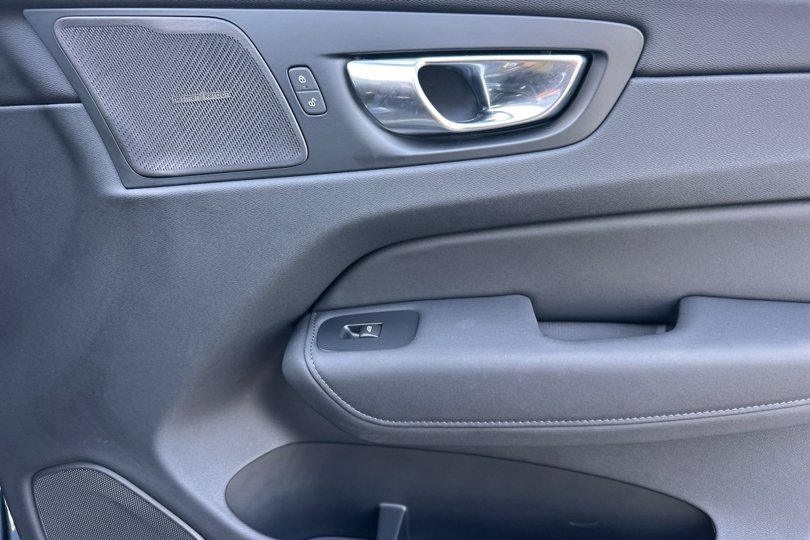 Certified 2026 Volvo XC60 B5 Plus AWD/4WD image 21