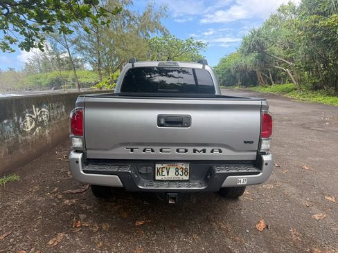 Used 2022 Toyota Tacoma TRD Sport AWD/4WD image 10