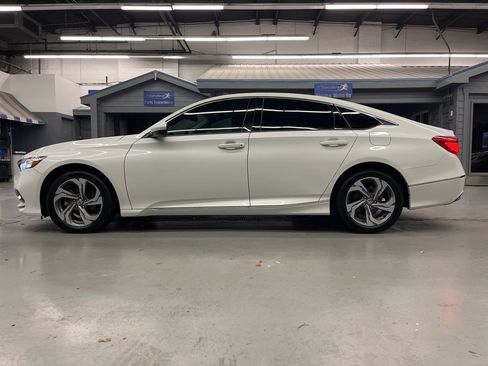 Used 2018 Honda Accord EX image 4
