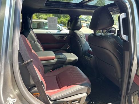 Used 2025 INFINITI QX80 Autograph AWD/4WD image 10