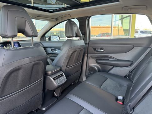 Used 2023 Nissan Ariya FWD image 39