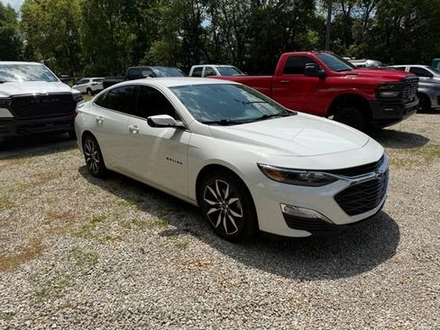 Used 2023 Chevrolet Malibu RS w/ LPO, Floor Liner Package FWD image 3