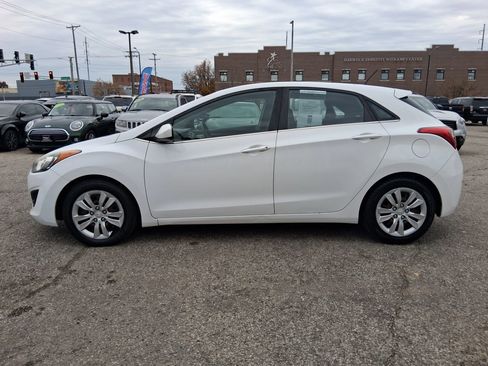 Used 2017 Hyundai Elantra GT image 6