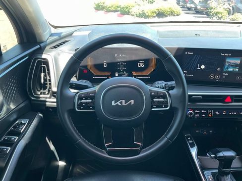 Used 2025 Kia Sorento S w/ Panoramic Sunroof Package FWD image 12