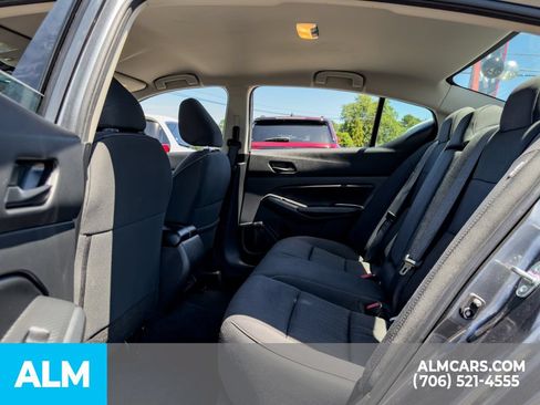 Used 2025 Nissan Altima 2.5 SV FWD image 12