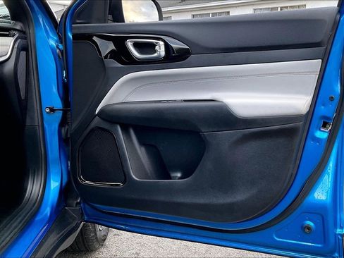 Used 2024 Jeep Compass Limited image 26