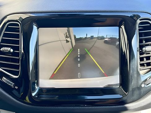 Used 2021 Jeep Compass Limited image 21