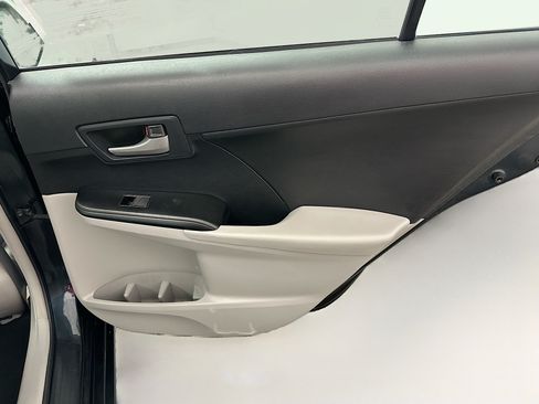 Used 2014 Toyota Camry LE FWD image 30